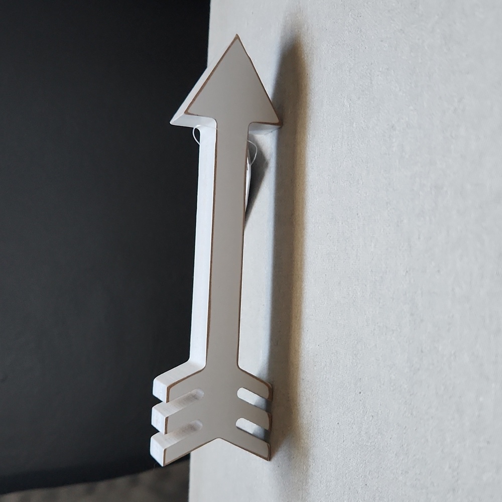 Col House Designs Arrow - NWT